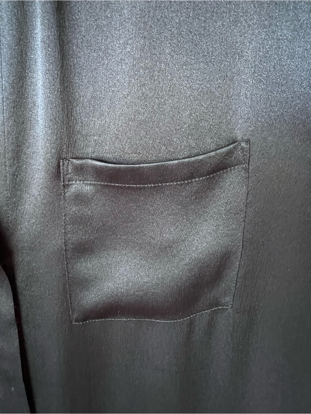 NEW! Vince Short Sleeve Pocket Silk Shirt Top with Split-Neck. - Picture 9 of 9